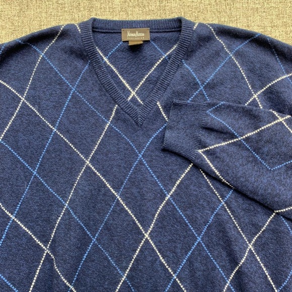 Made In Scotland Neiman Marcus Blue Argyle V-Neck Sweater